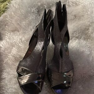 Guess Brand New high heels with shiny purple